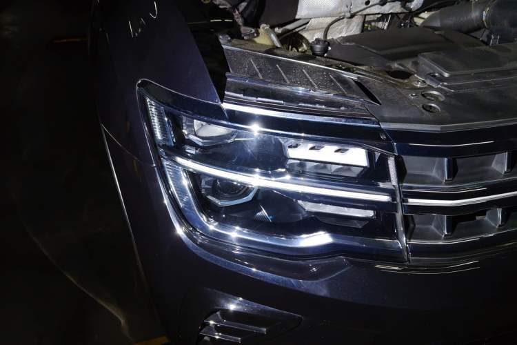 Used Volkswagen Teramont 2023 380TSI Four-Wheel Drive Prestige Luxury Edition Right Front Headlight