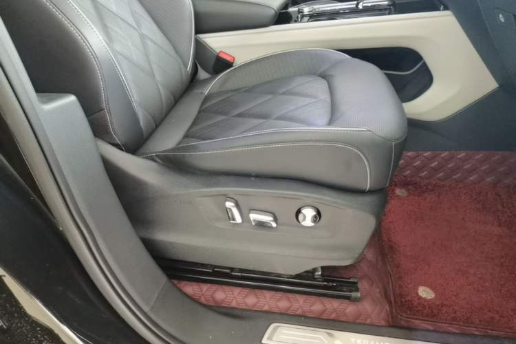 Used Volkswagen Teramont 2023 530 V6 All-Wheel Drive Prestige Flagship Edition Right Front Seat
