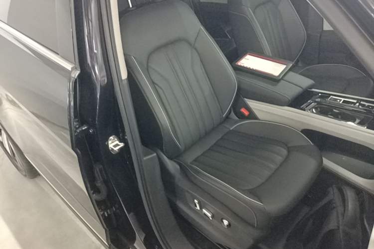 Used Volkswagen Teramont 2023 330TSI Two-Wheel-Drive Prestige Luxury Edition Right Front Seat