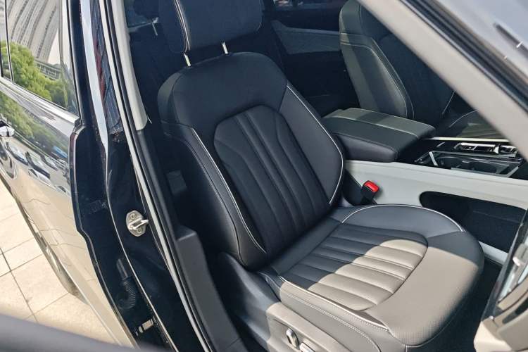 Used Volkswagen Teramont 2023 330TSI Two-Wheel-Drive Prestige Luxury Edition Right Front Seat