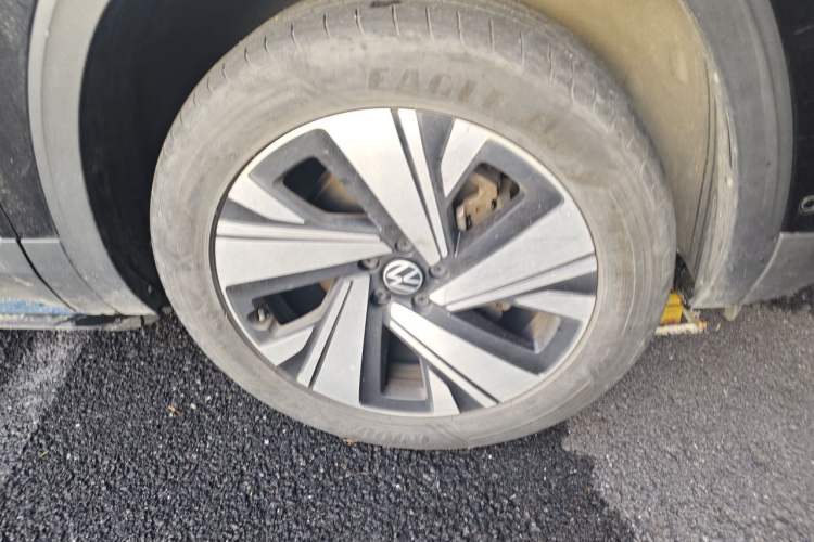 Used Volkswagen Teramont 2023 380TSI Four-Wheel Drive Prestige Luxury Edition Right Front Wheel Hub
