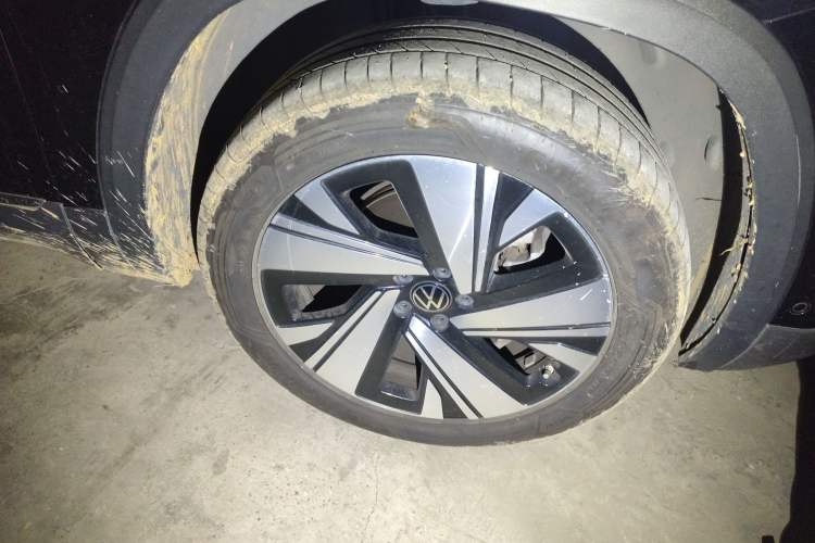 Used Volkswagen Teramont 2023 380TSI Four-Wheel Drive Luxury Edition Right Front Wheel Hub