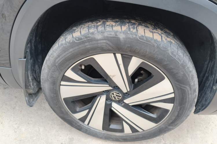 Used Volkswagen Teramont 2023 Facelift 380TSI Four-Wheel Drive Prestige Luxury Edition Right Front Wheel Hub