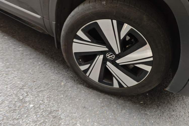 Used Volkswagen Teramont 2023 380TSI Four-Wheel Drive Prestige Luxury Edition Right Front Wheel Hub