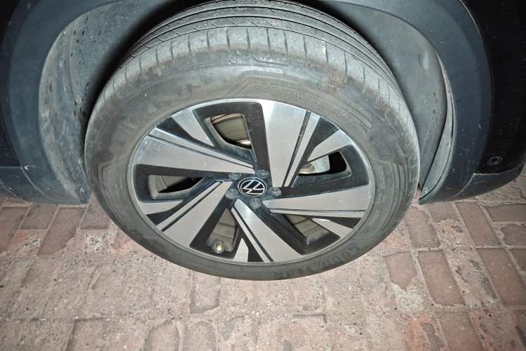 Used Volkswagen Teramont 2023 Facelift 380TSI Four-Wheel Drive Prestige Luxury Edition Right Front Wheel Hub
