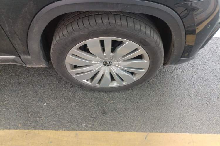 Used Volkswagen Teramont 2023 Revised 380TSI Four-Wheel Drive Prestige Flagship Edition Right Front Wheel Hub