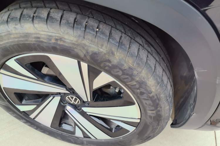 Used Volkswagen Teramont 2023 380TSI Four-Wheel Drive Prestige Luxury Edition Right Front Wheel Hub