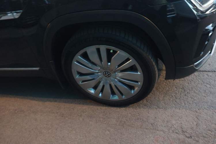 Used Volkswagen Teramont 2023 380TSI Four-Wheel Drive Prestige Flagship Edition Right Front Wheel Hub