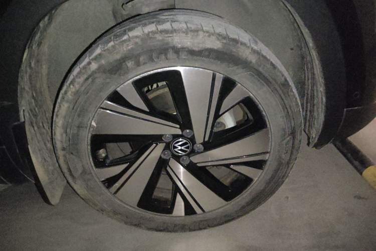 Used Volkswagen Teramont 2023 380TSI Four-Wheel Drive Luxury Edition Right Front Wheel Hub
