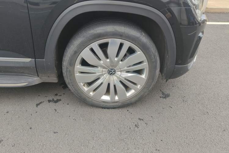Used Volkswagen Teramont 2023 380TSI Four-Wheel Drive Prestige Flagship Edition Right Front Wheel Hub