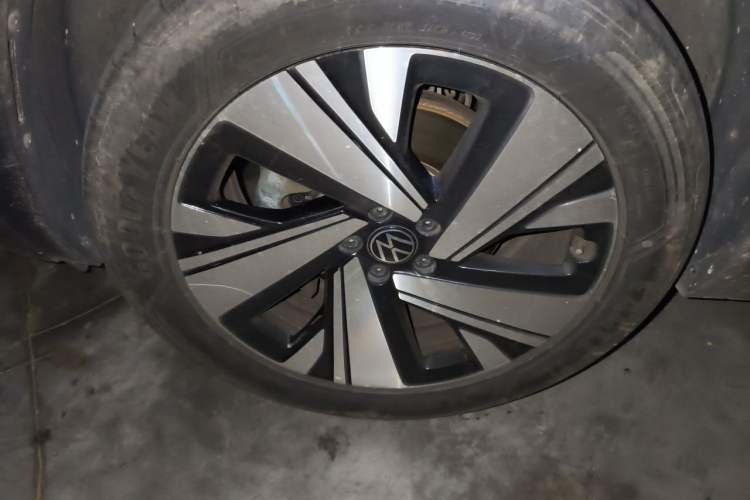 Used Volkswagen Teramont 2023 Facelift 380TSI Four-Wheel Drive Prestige Luxury Edition Right Front Wheel Hub