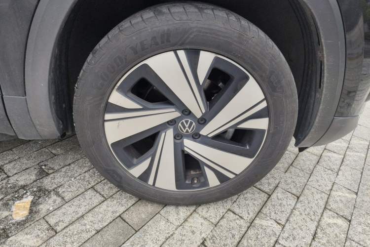 Used Volkswagen Teramont 2023 Facelift 380TSI Four-Wheel Drive Prestige Luxury Edition Right Front Wheel Hub