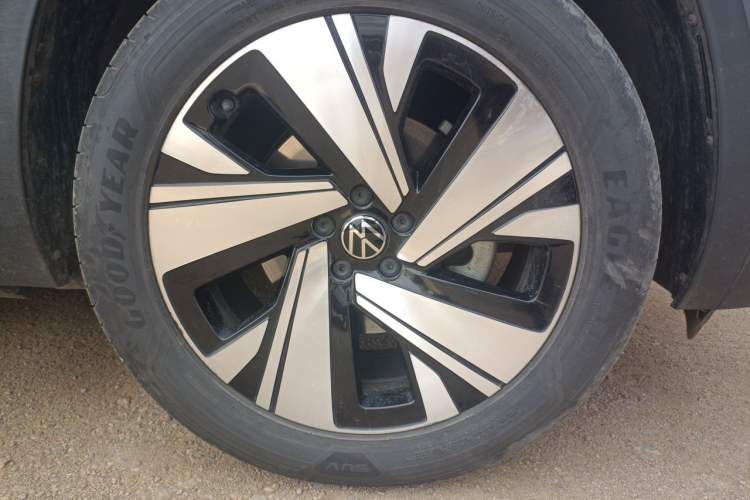 Used Volkswagen Teramont 2023 380TSI Four-Wheel Drive Prestige Luxury Edition Right Front Wheel Hub