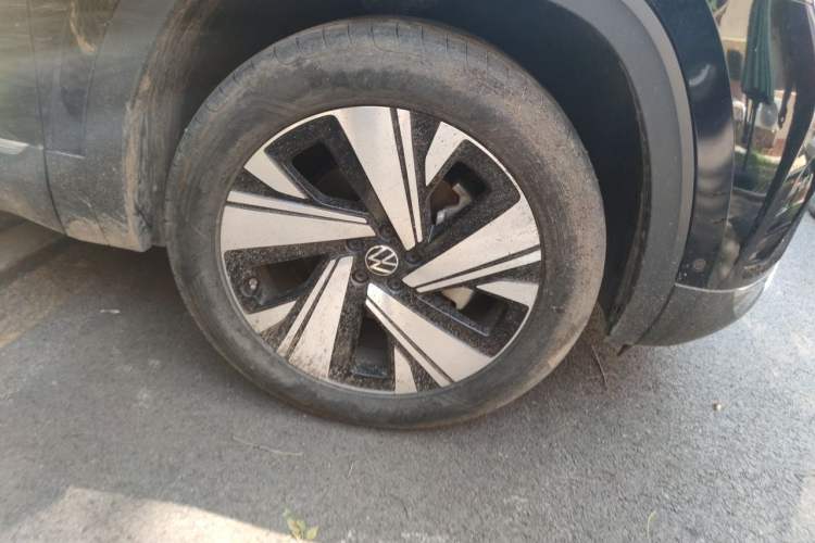 Used Volkswagen Teramont 2023 380TSI Four-Wheel Drive Luxury Edition Right Front Wheel Hub