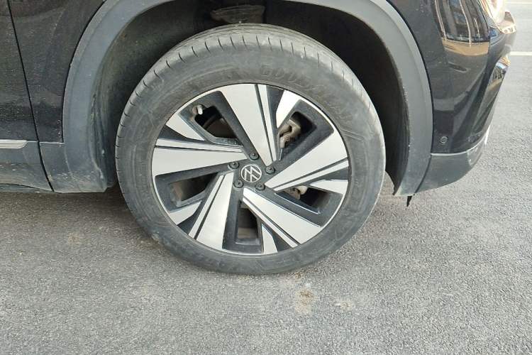 Used Volkswagen Teramont 2023 380TSI Four-Wheel Drive Prestige Luxury Edition Right Front Wheel Hub