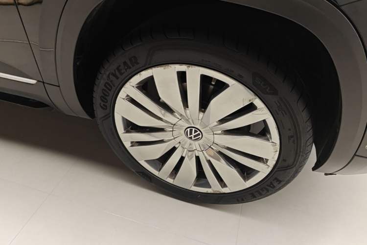 Used Volkswagen Teramont 2023 Revised 380TSI Four-Wheel Drive Prestige Flagship Edition Right Front Wheel Hub