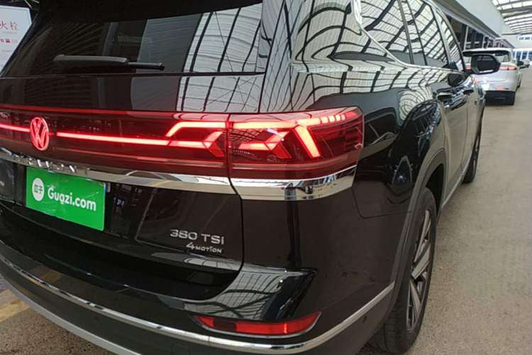 Used Volkswagen Teramont 2023 Facelift 380TSI Four-Wheel Drive Prestige Luxury Edition Right Rear Taillight