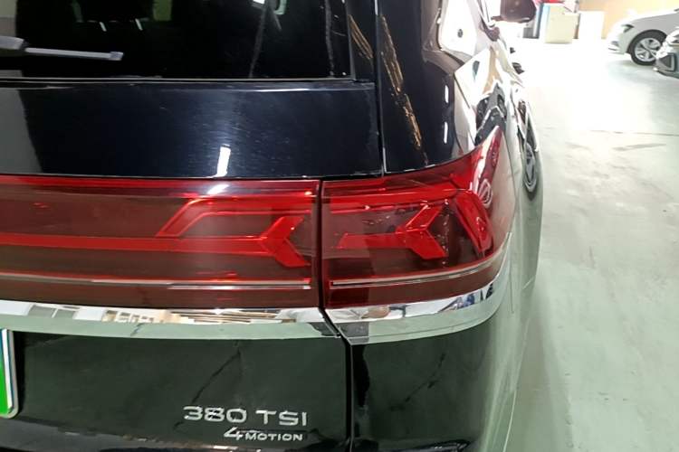 Used Volkswagen Teramont 2023 Facelift 380TSI Four-Wheel Drive Prestige Luxury Edition Right Rear Taillight