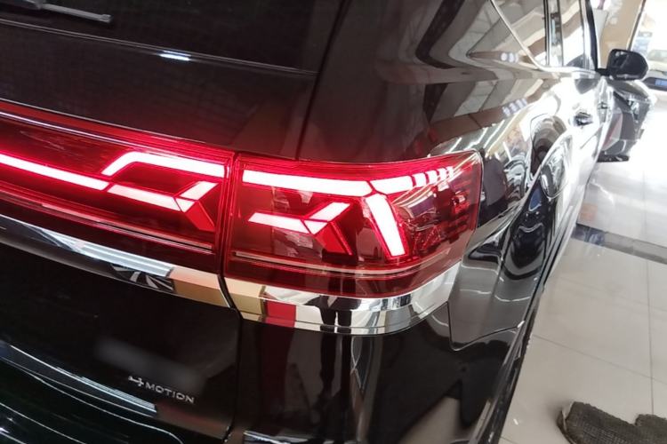 Used Volkswagen Teramont 2023 Facelift 380TSI Four-Wheel Drive Luxury Edition Right Rear Taillight