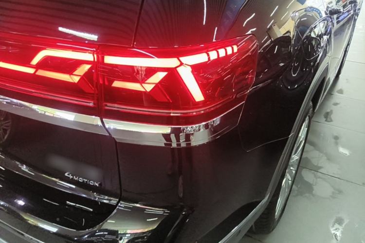Used Volkswagen Teramont 2023 380TSI Four-Wheel Drive Prestige Flagship Edition Right Rear Taillight