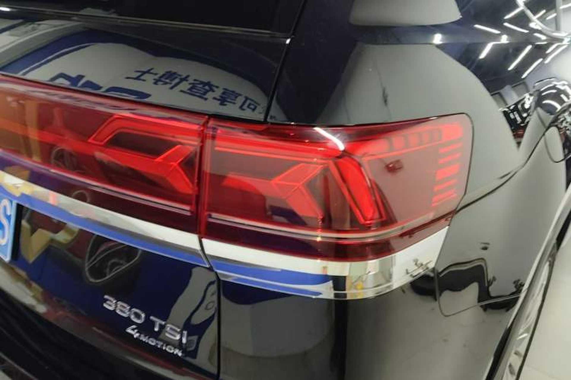 Used Volkswagen Teramont 2023 380TSI Four-Wheel Drive Prestige Flagship Edition Right Rear Taillight