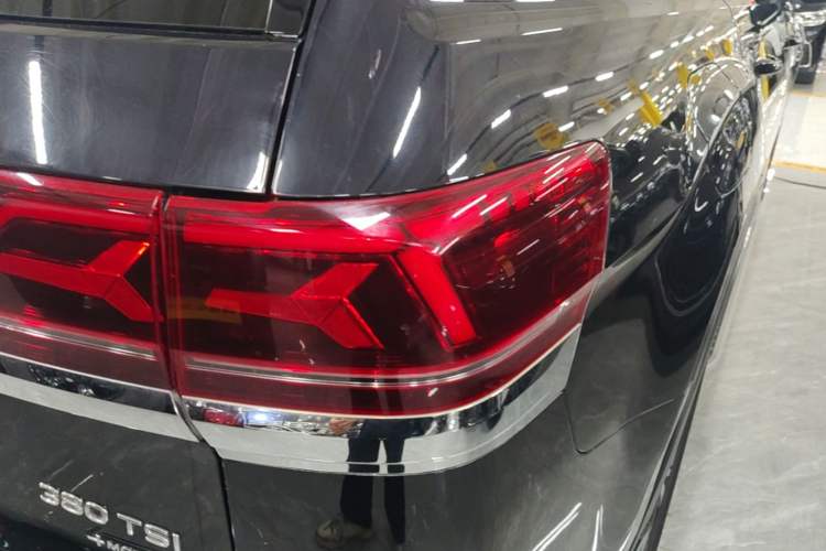 Used Volkswagen Teramont 2023 380TSI Four-Wheel Drive Prestige Luxury Edition Right Rear Taillight