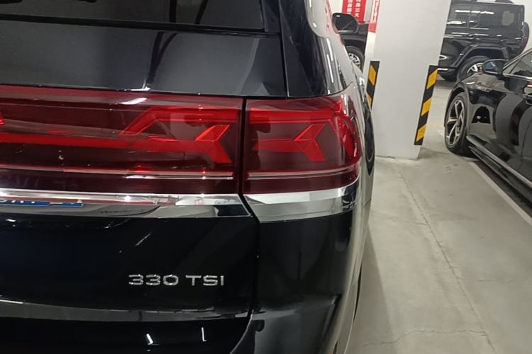 Used Volkswagen Teramont 2023 330TSI Two-Wheel-Drive Prestige Luxury Edition Right Rear Taillight