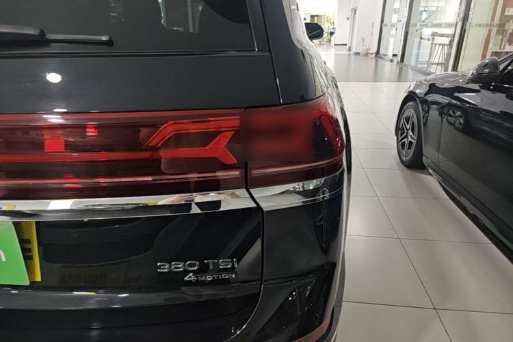 Used Volkswagen Teramont 2023 380TSI Four-Wheel Drive Prestige Luxury Edition Right Rear Taillight