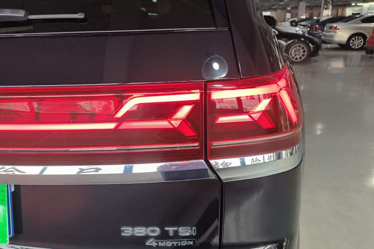Used Volkswagen Teramont 2023 380TSI Four-Wheel Drive Luxury Edition Right Rear Taillight
