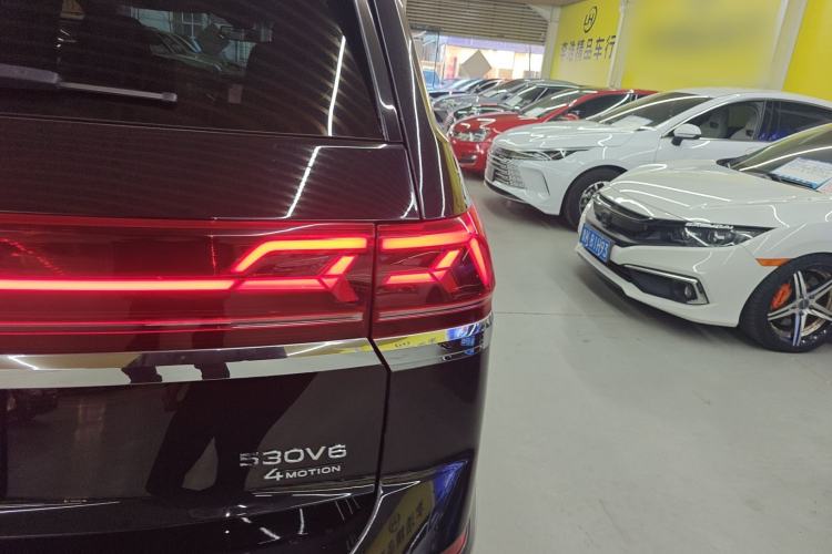 Used Volkswagen Teramont 2023 380TSI Four-Wheel Drive Prestige Flagship Edition Right Rear Taillight
