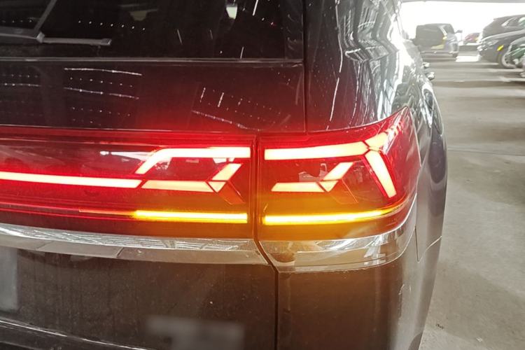Used Volkswagen Teramont 2023 530 V6 All-Wheel Drive Prestige Flagship Edition Right Rear Taillight