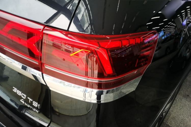 Used Volkswagen Teramont 2023 Facelift 380TSI Four-Wheel Drive Prestige Luxury Edition Right Rear Taillight