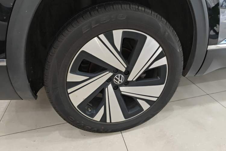Used Volkswagen Teramont 2023 380TSI Four-Wheel Drive Luxury Edition Right Rear Wheel Hub