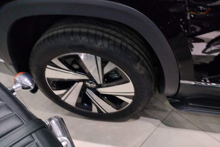 Used Volkswagen Teramont 2023 Facelift 380TSI Four-Wheel Drive Prestige Luxury Edition Right Rear Wheel Hub