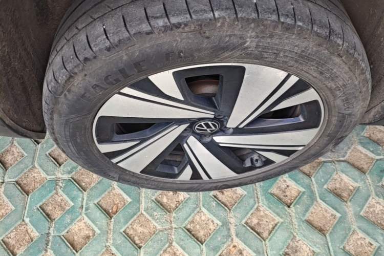 Used Volkswagen Teramont 2023 380TSI Four-Wheel Drive Prestige Luxury Edition Right Rear Wheel Hub