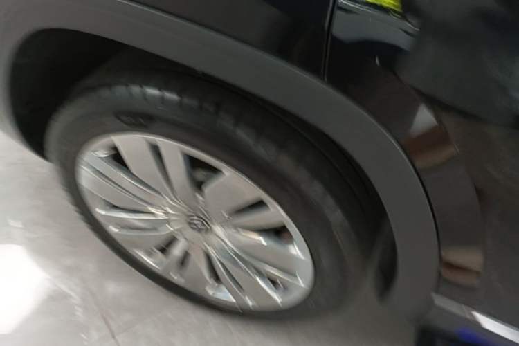 Used Volkswagen Teramont 2023 530 V6 All-Wheel Drive Prestige Flagship Edition Right Rear Wheel Hub
