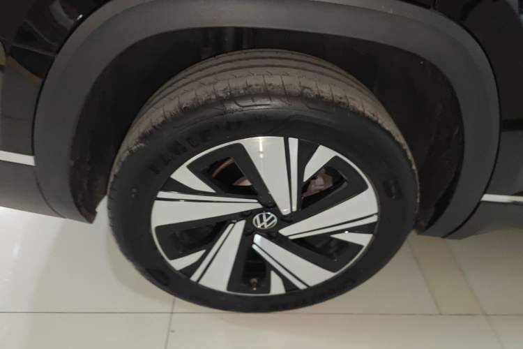 Used Volkswagen Teramont 2023 380TSI Four-Wheel Drive Luxury Edition Right Rear Wheel Hub