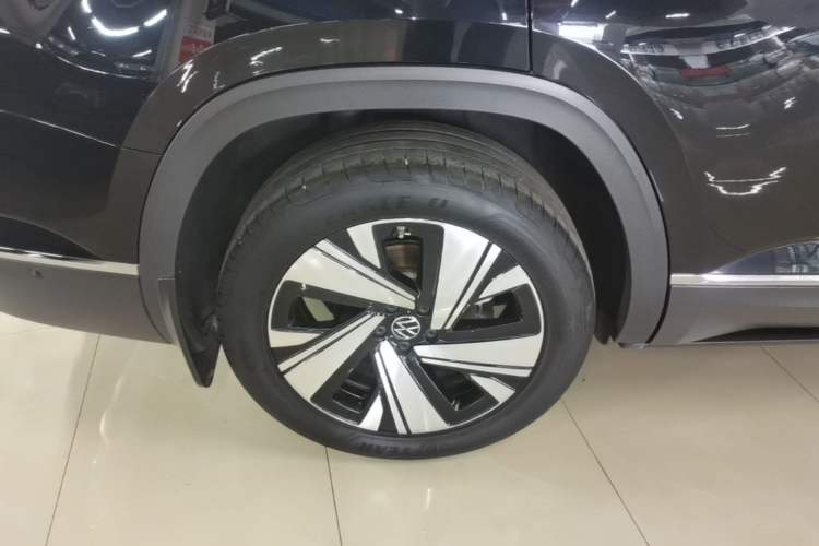 Used Volkswagen Teramont 2023 380TSI Four-Wheel Drive Luxury Edition Right Rear Wheel Hub