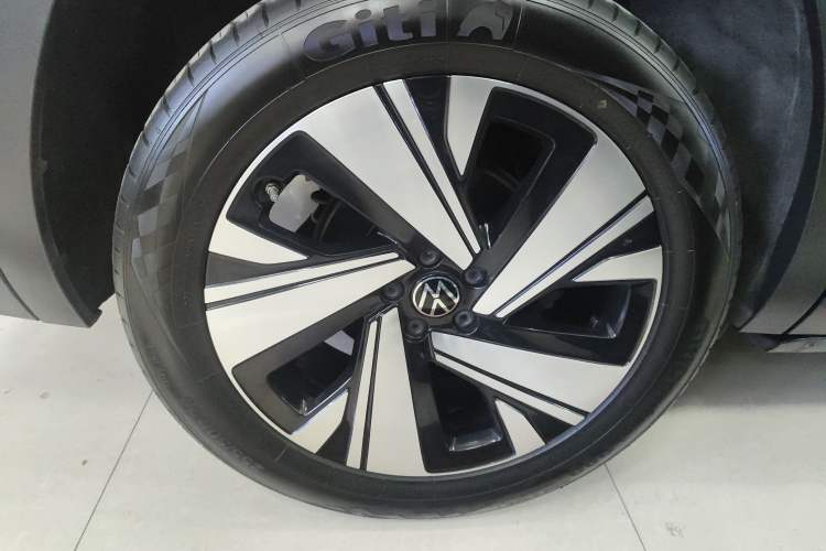 Used Volkswagen Teramont 2023 380TSI Four-Wheel Drive Prestige Luxury Edition Right Rear Wheel Hub