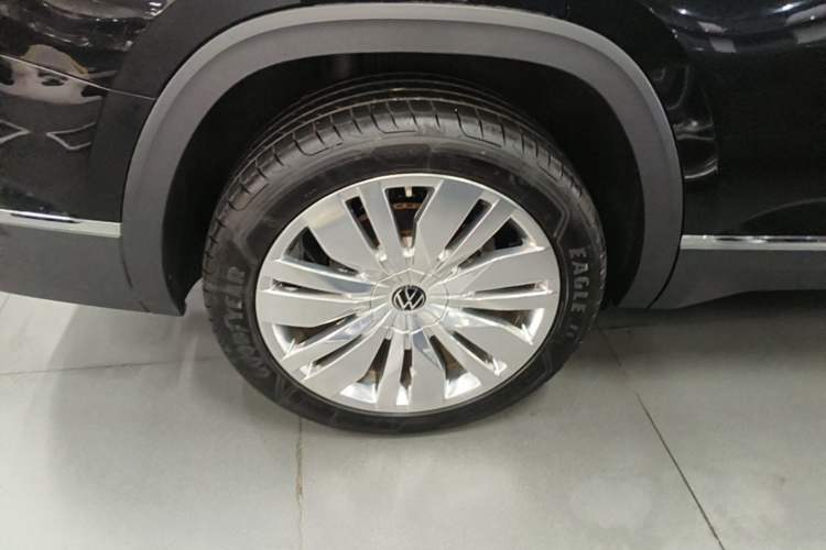 Used Volkswagen Teramont 2023 380TSI Four-Wheel Drive Prestige Flagship Edition Right Rear Wheel Hub