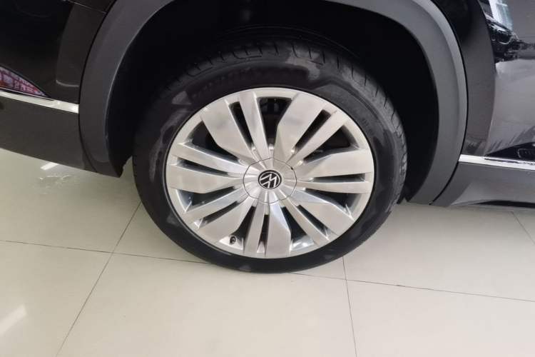 Used Volkswagen Teramont 2023 530 V6 All-Wheel Drive Prestige Flagship Edition Right Rear Wheel Hub