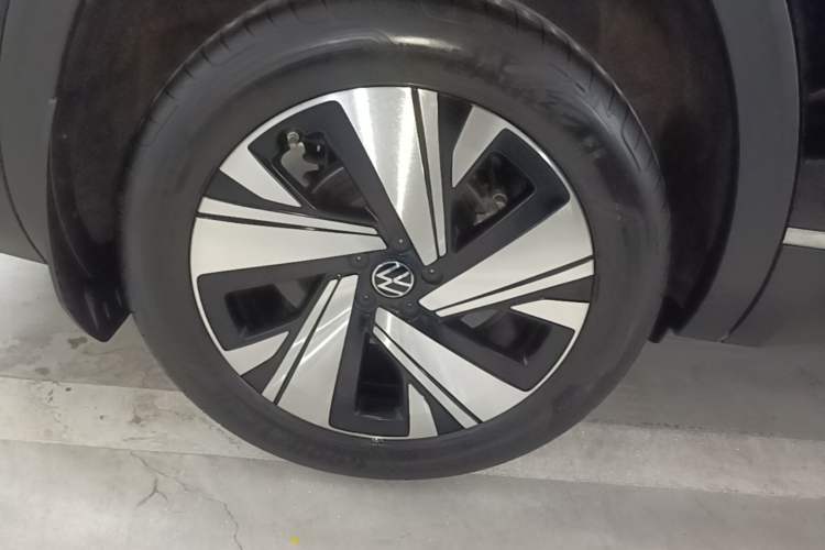 Used Volkswagen Teramont 2023 330TSI Two-Wheel-Drive Prestige Luxury Edition Right Rear Wheel Hub
