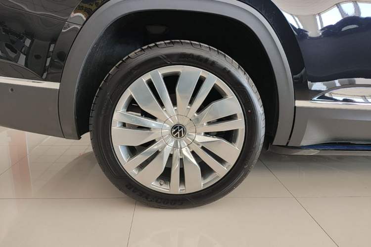 Used Volkswagen Teramont 2023 380TSI Four-Wheel Drive Prestige Flagship Edition Right Rear Wheel Hub