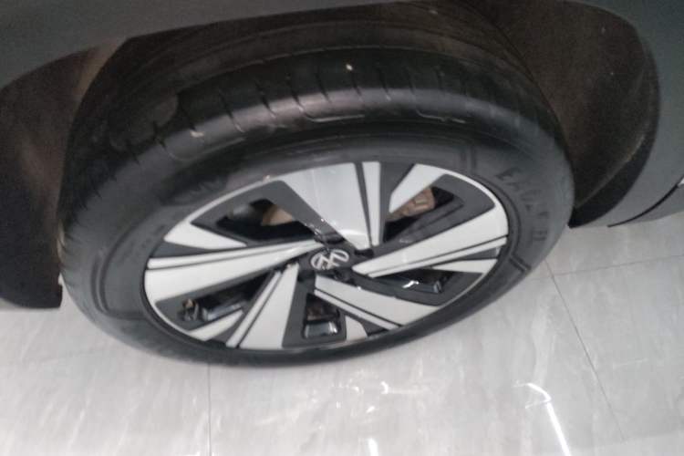 Used Volkswagen Teramont 2023 380TSI Four-Wheel Drive Prestige Luxury Edition Right Rear Wheel Hub