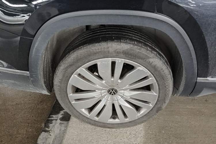Used Volkswagen Teramont 2023 530 V6 All-Wheel Drive Prestige Flagship Edition Right Rear Wheel Hub