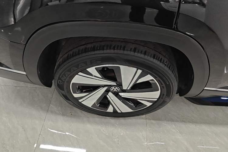 Used Volkswagen Teramont 2023 380TSI Four-Wheel Drive Prestige Luxury Edition Right Rear Wheel Hub