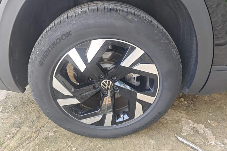 Used Volkswagen Teramont 2023 380TSI Four-Wheel Drive Luxury Edition Right Rear Wheel Hub