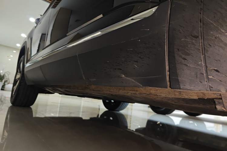 Used Volkswagen Teramont 2023 380TSI Four-Wheel Drive Luxury Edition Right Side Sill