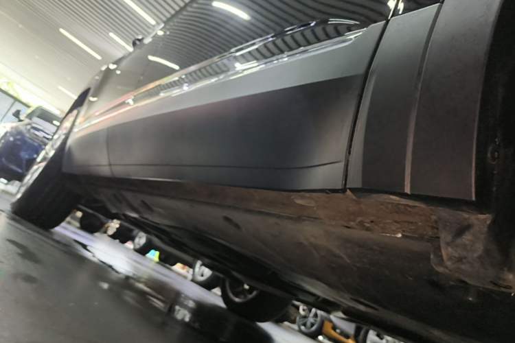 Used Volkswagen Teramont 2023 380TSI Four-Wheel Drive Prestige Flagship Edition Right Side Sill