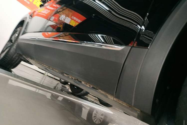Used Volkswagen Teramont 2023 380TSI Four-Wheel Drive Luxury Edition Right Side Sill